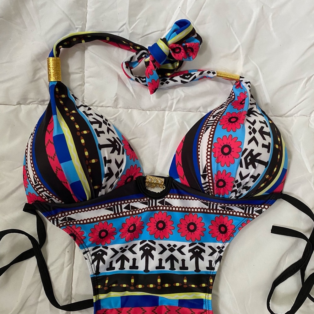 One Piece Swimsuit - Picture 5 of 10